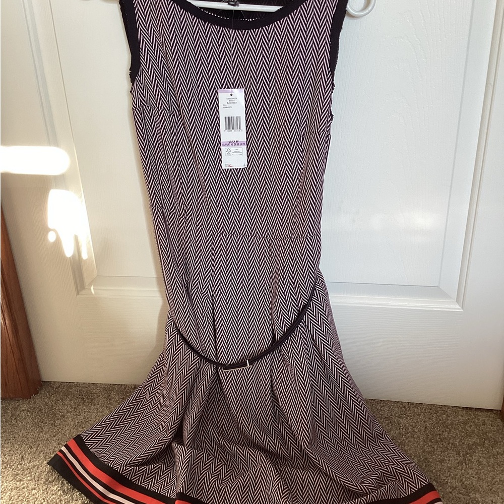 Jones New York size 6p printed dress.